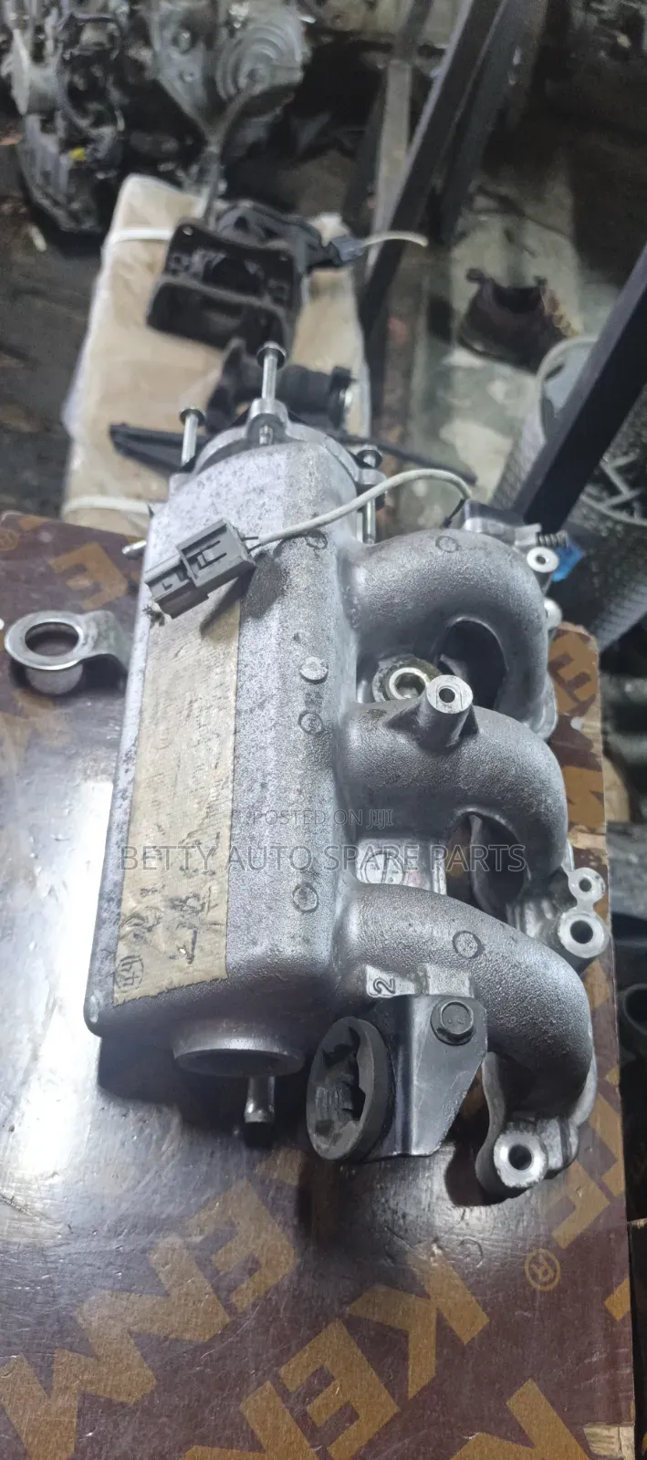 Hr12 Top Cover Nissan March