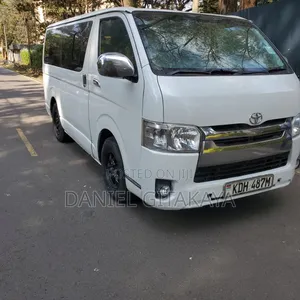 Toyota HiAce 2015 White