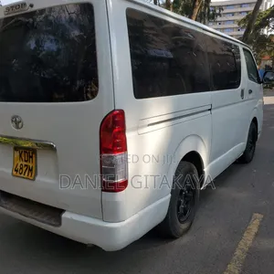 Toyota HiAce 2015 White