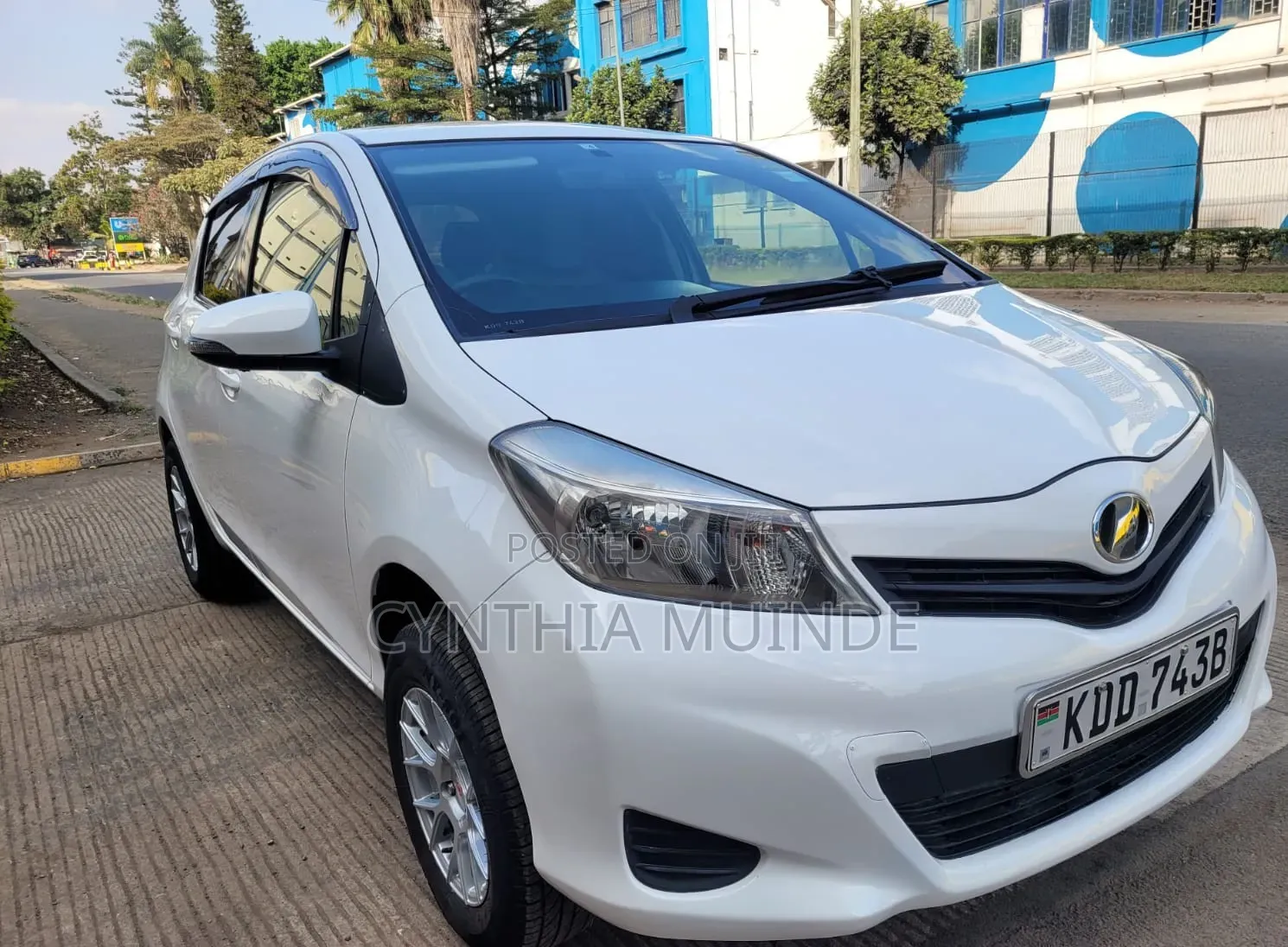 Toyota Vitz 2014 White