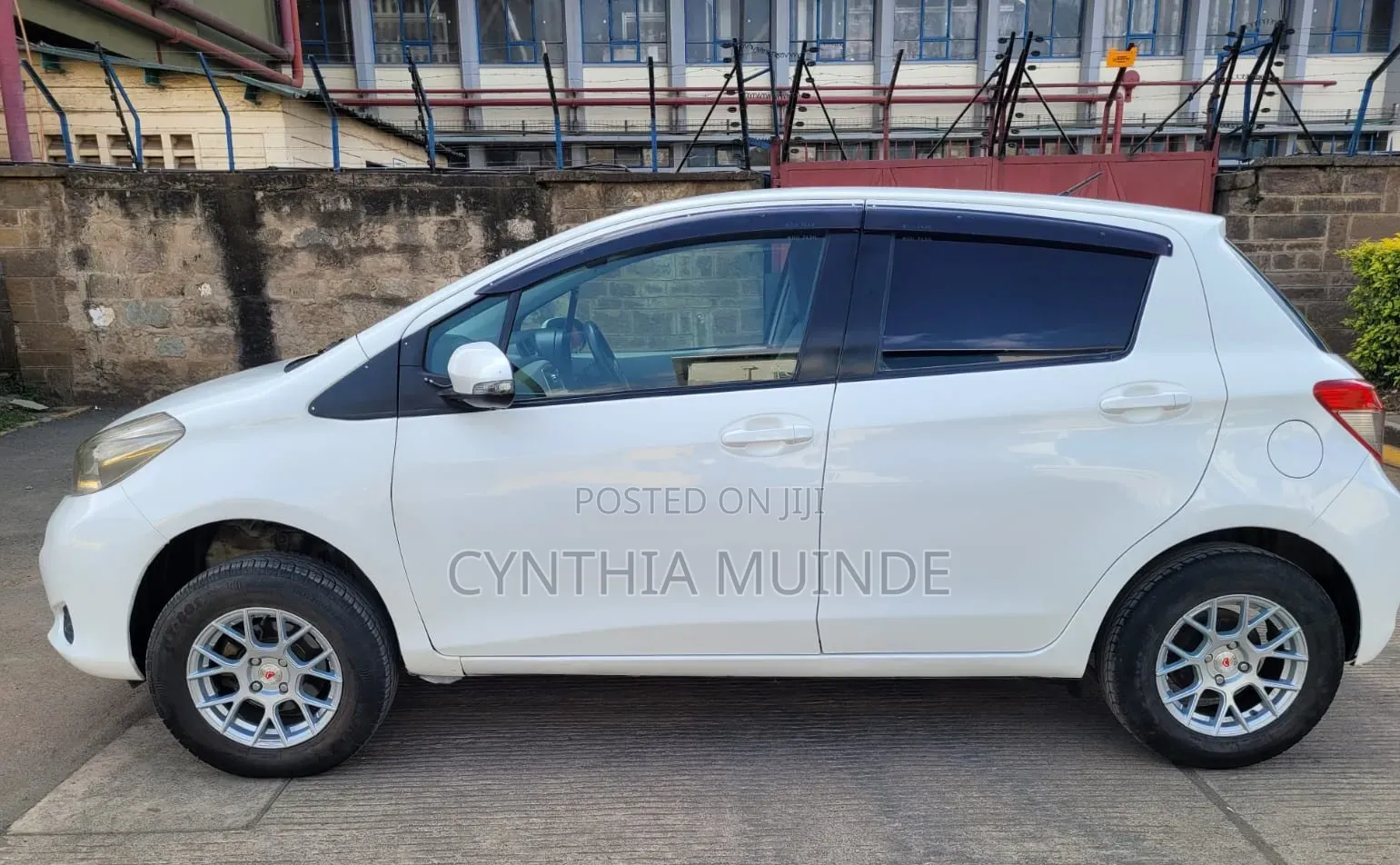 Toyota Vitz 2014 White