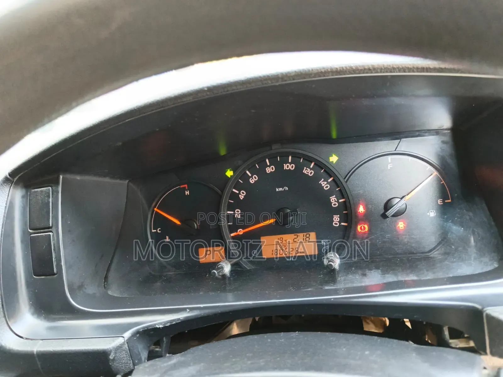 Toyota HiAce 2015 Brown