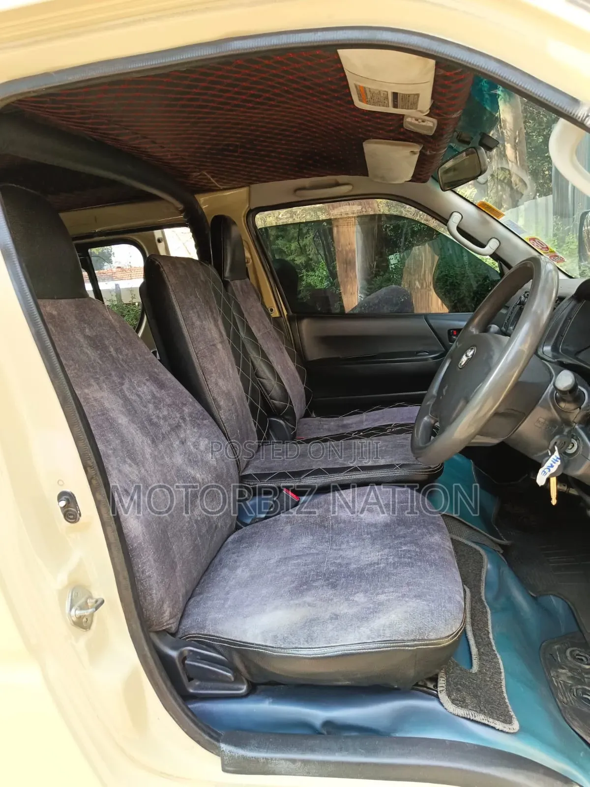 Toyota HiAce 2015 Brown