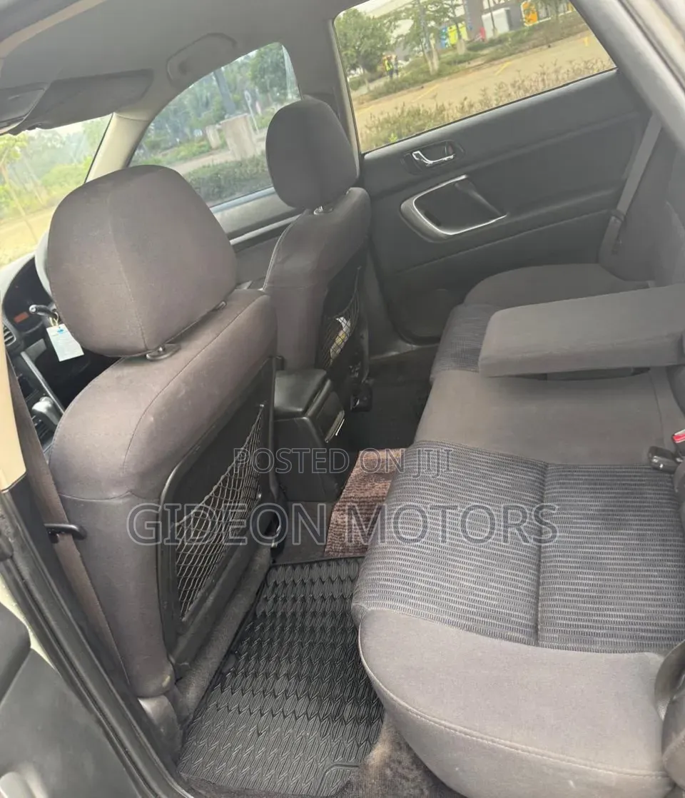 Subaru Outback 2009 Gold