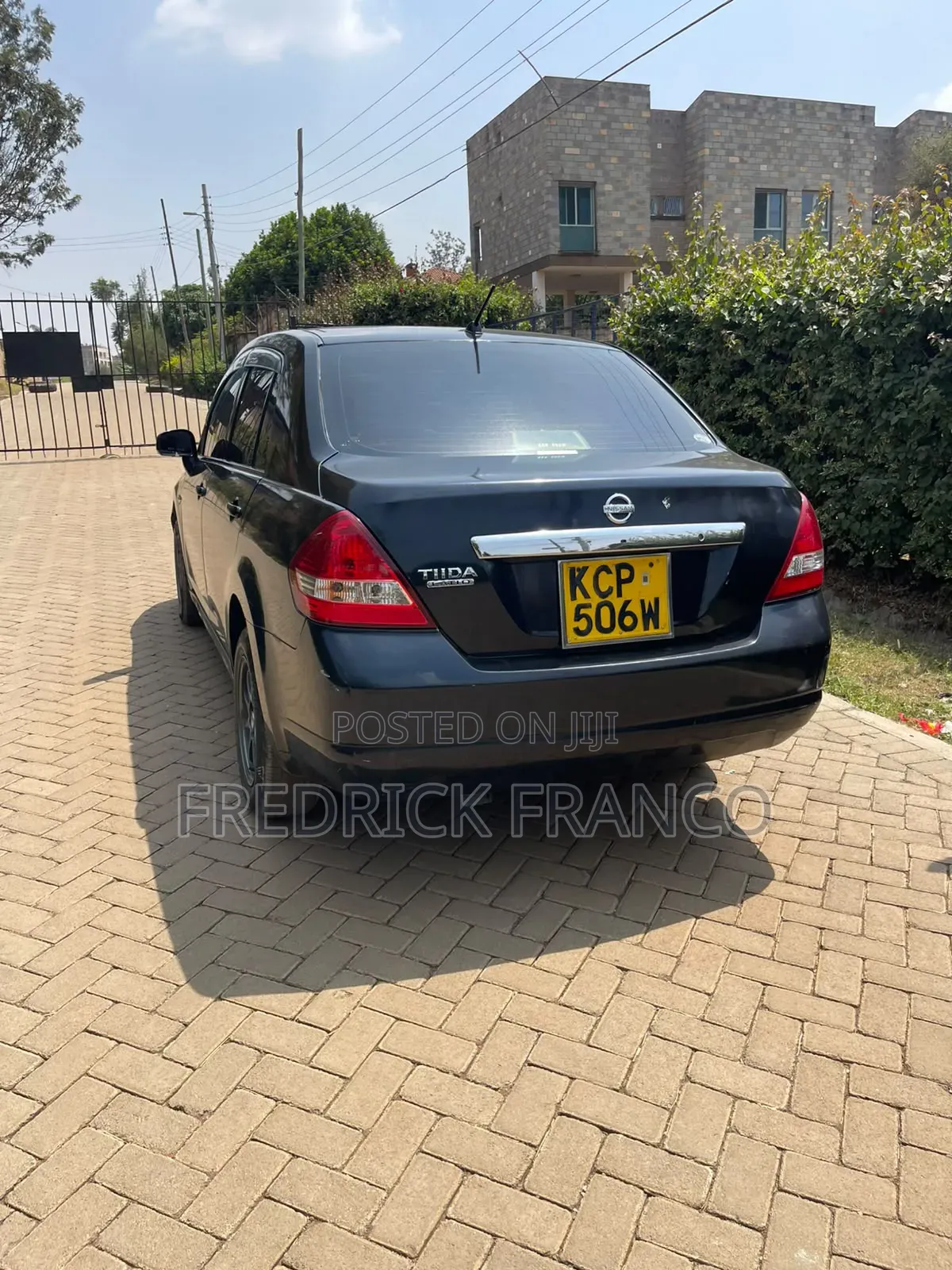 Nissan Tiida 2016 Black
