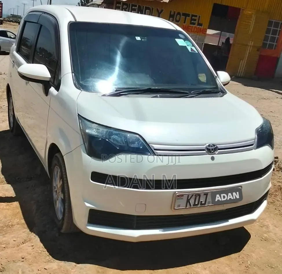 Toyota Spade 2015 White