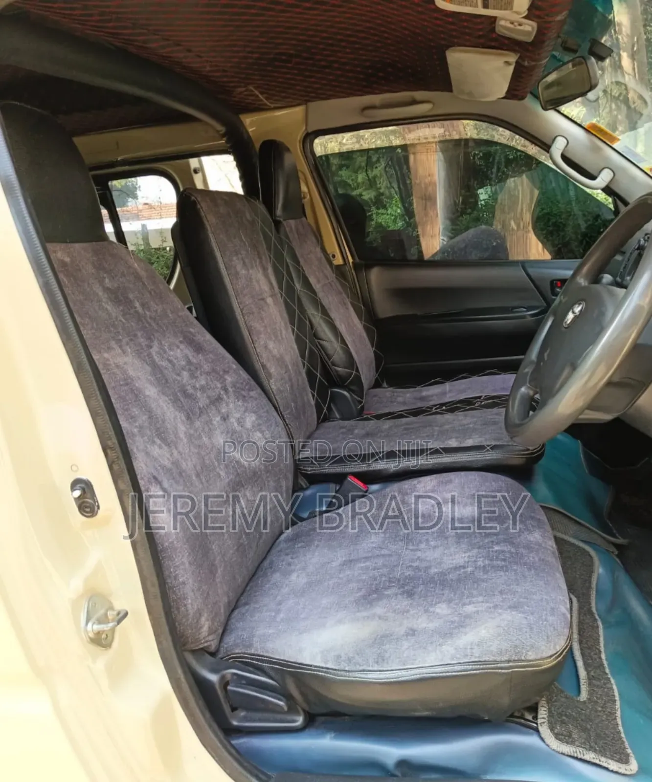 Toyota HiAce 2015 Brown