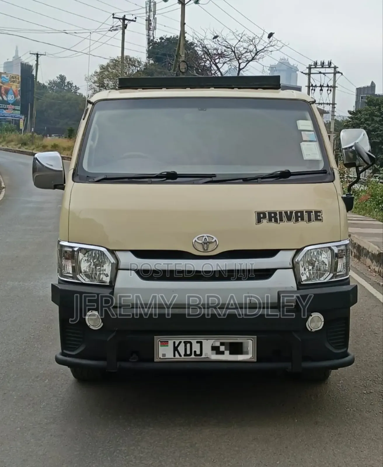 Toyota HiAce 2015 Brown