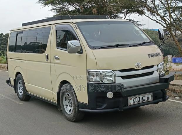 Toyota HiAce 2015 Brown