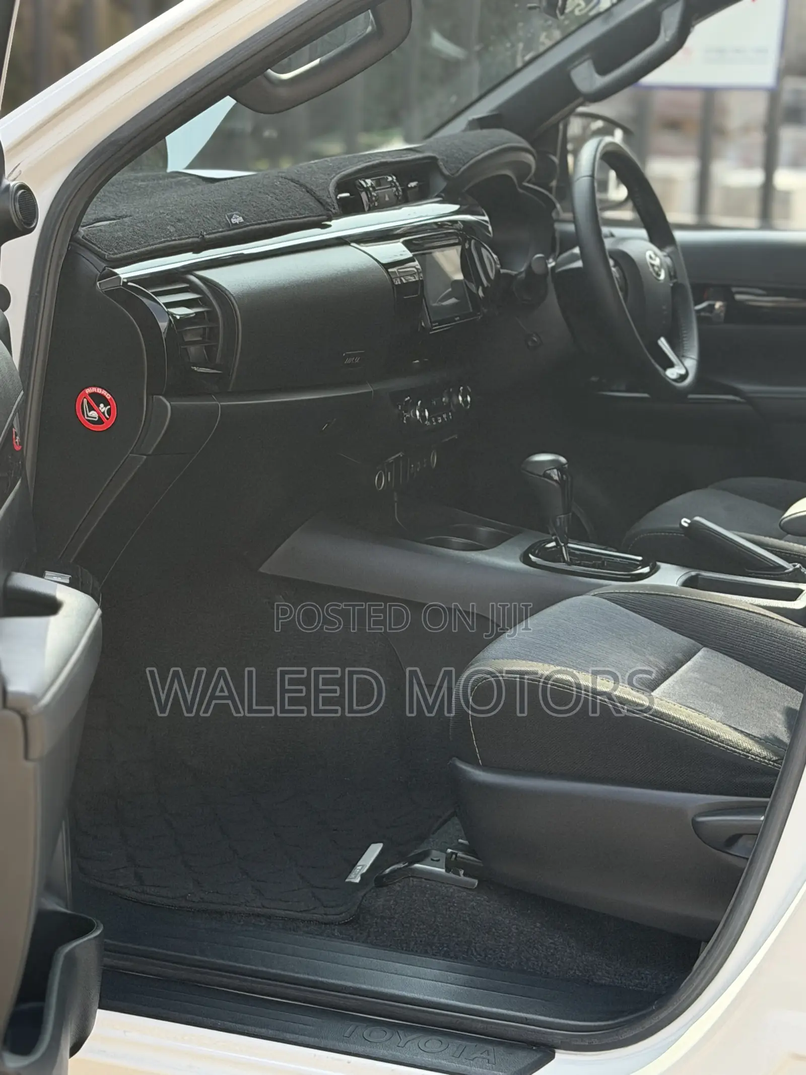 Toyota Hilux 2019 Pearl