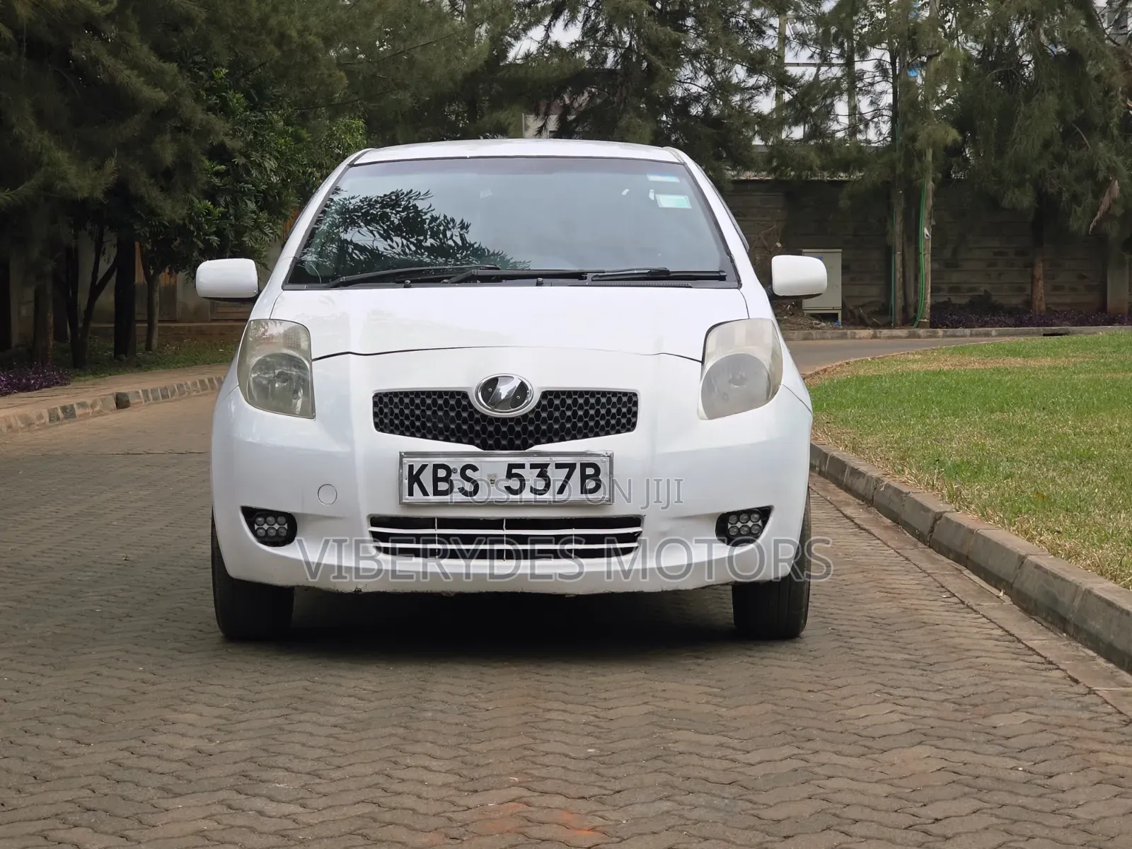 Toyota Vitz 2005 White