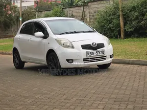 Toyota Vitz 2005 White