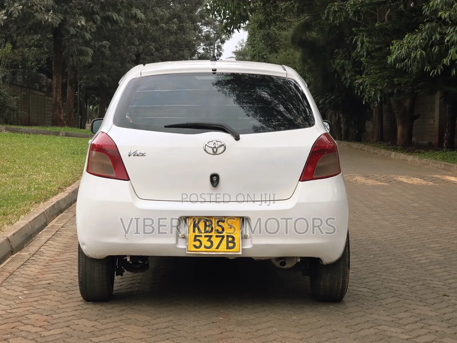 Toyota Vitz 2005 White