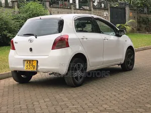 Toyota Vitz 2005 White