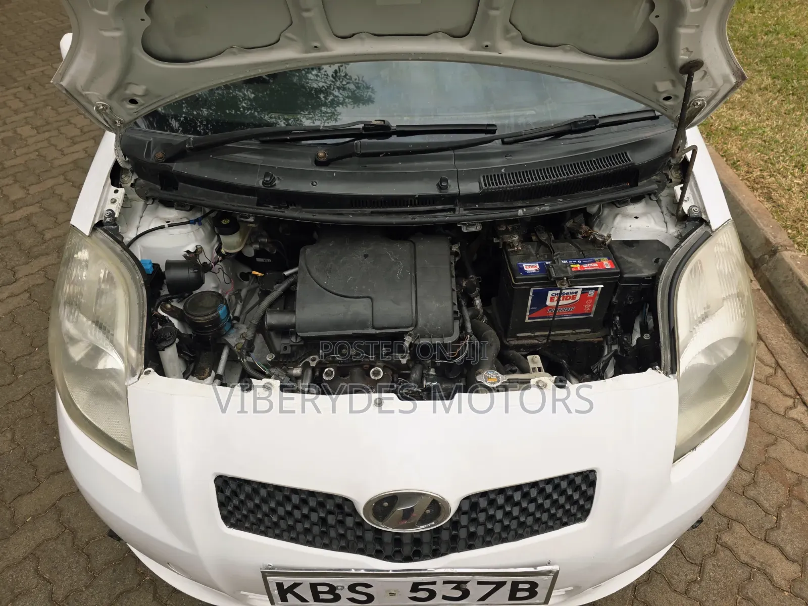 Toyota Vitz 2005 White