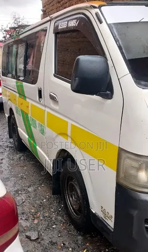 Toyota HiAce 2010 White