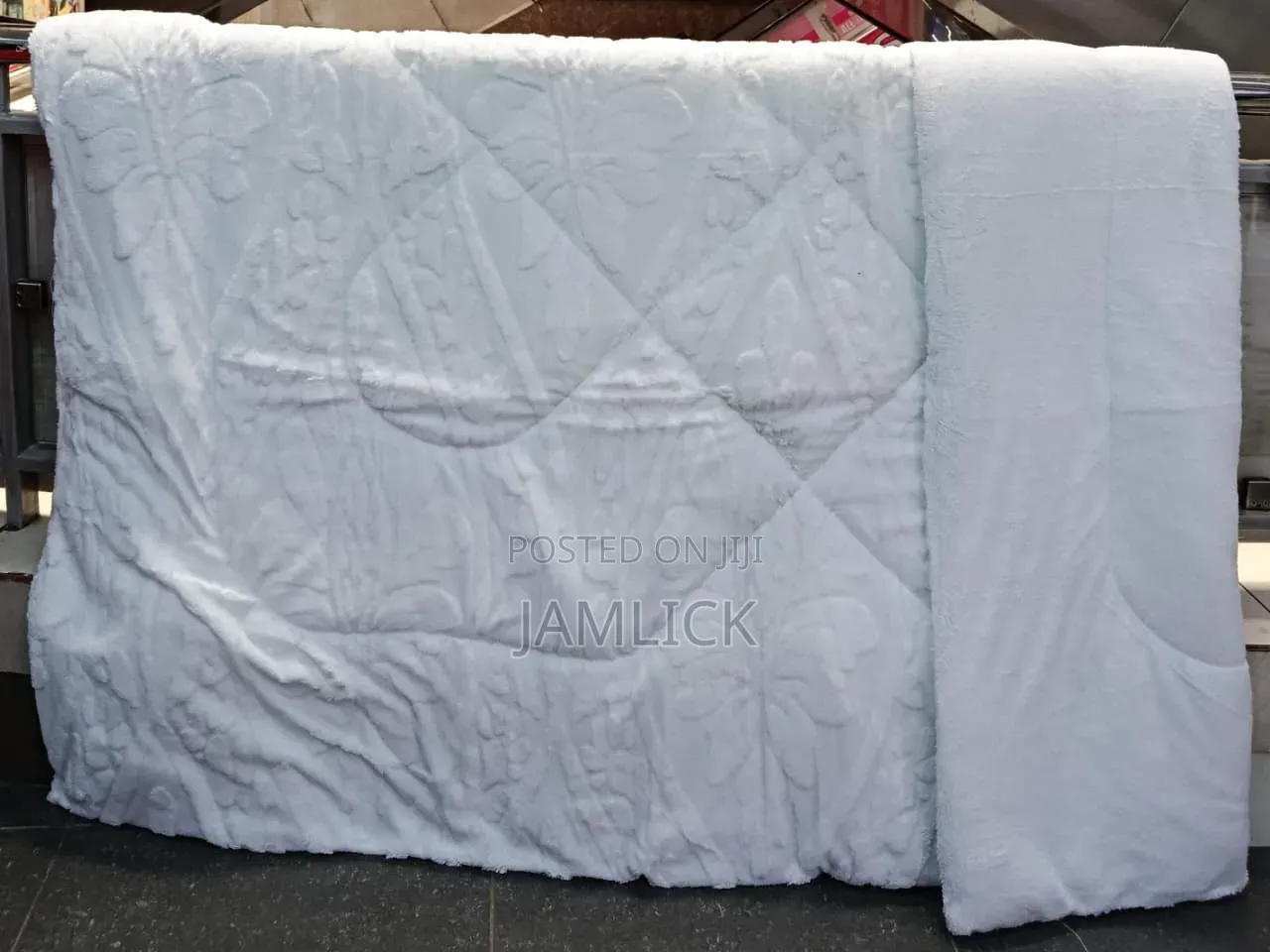Plain Single Woolen Duvet – 6×6 Size - Tr