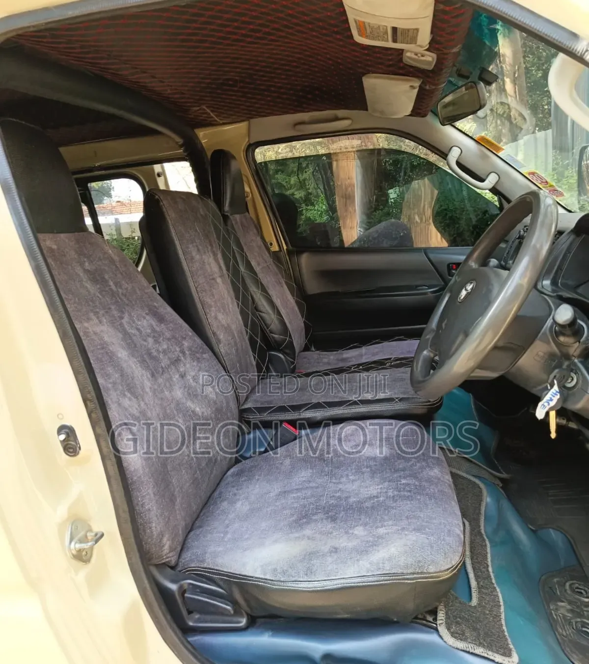 Toyota HiAce 2015 Beige