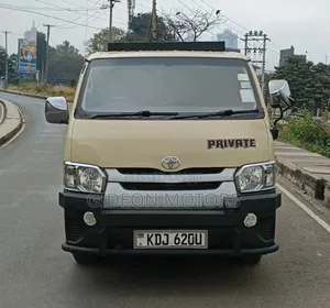 Toyota HiAce 2015 Beige