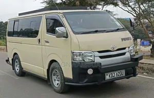 Toyota HiAce 2015 Beige