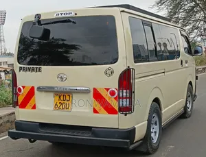 Toyota HiAce 2015 Beige
