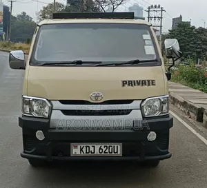 Toyota HiAce 2015 Beige