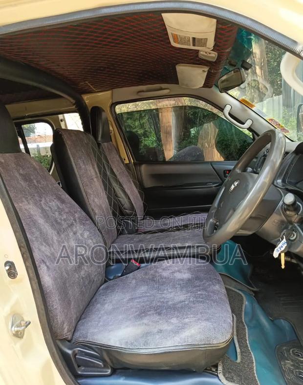 Toyota HiAce 2015 Beige - thumbnail 5