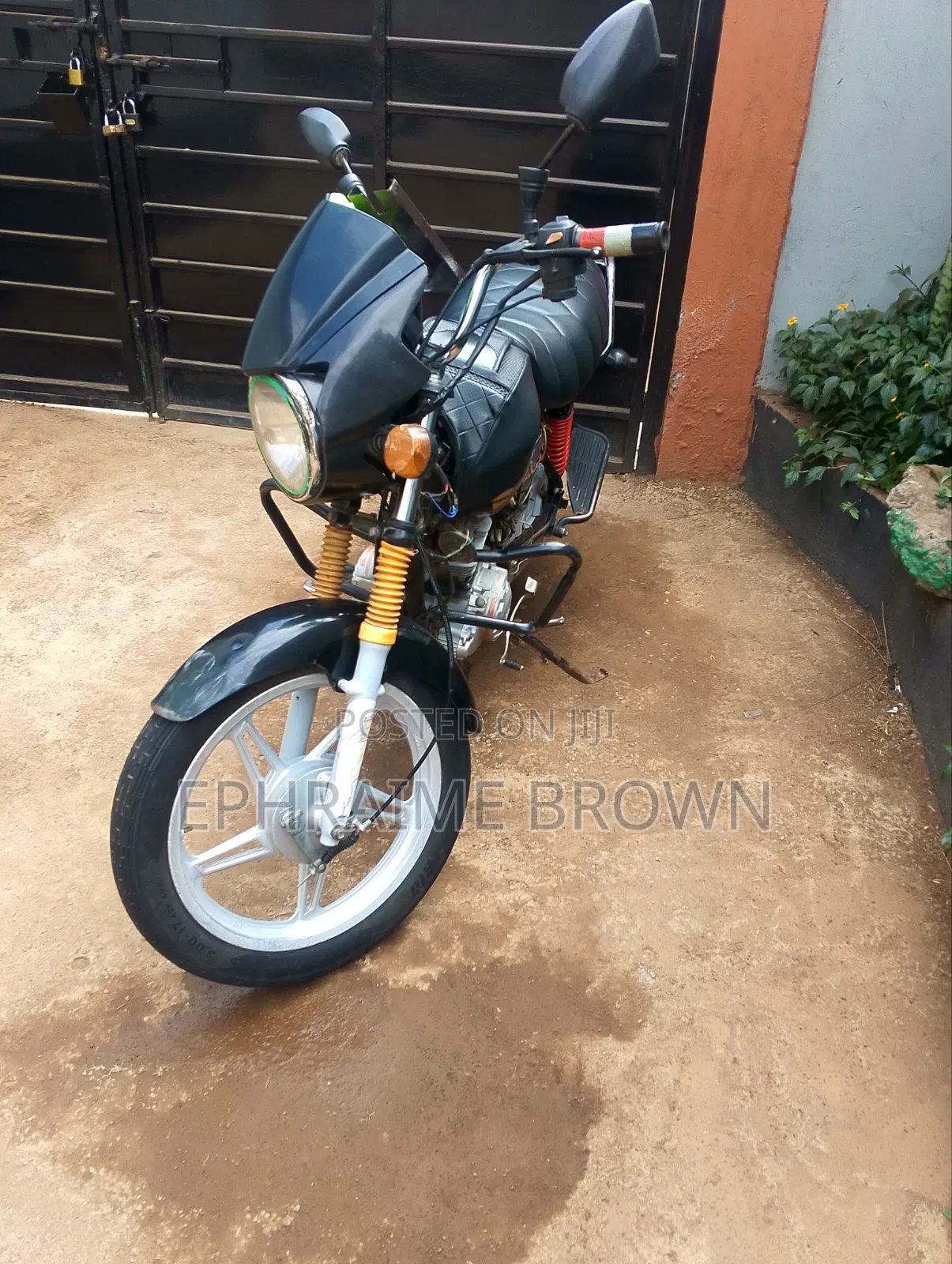 TVS HLX Plus ES 2020 Black