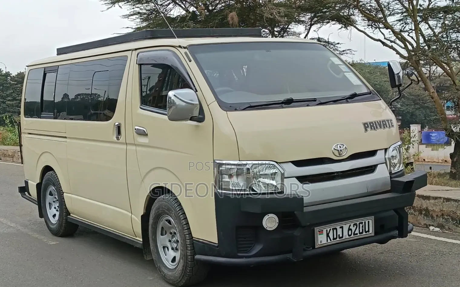 Toyota HiAce 2015 Beige