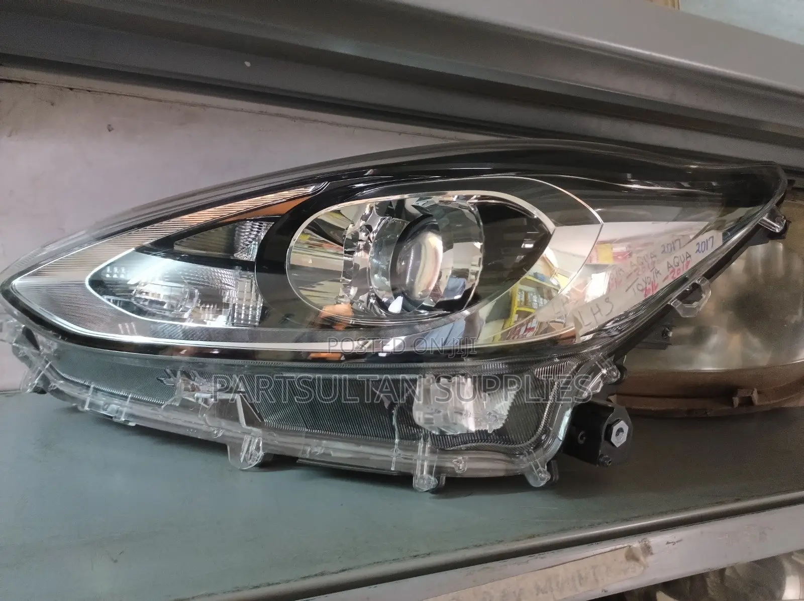 LHS Toyota Aqua 2017 Headlight