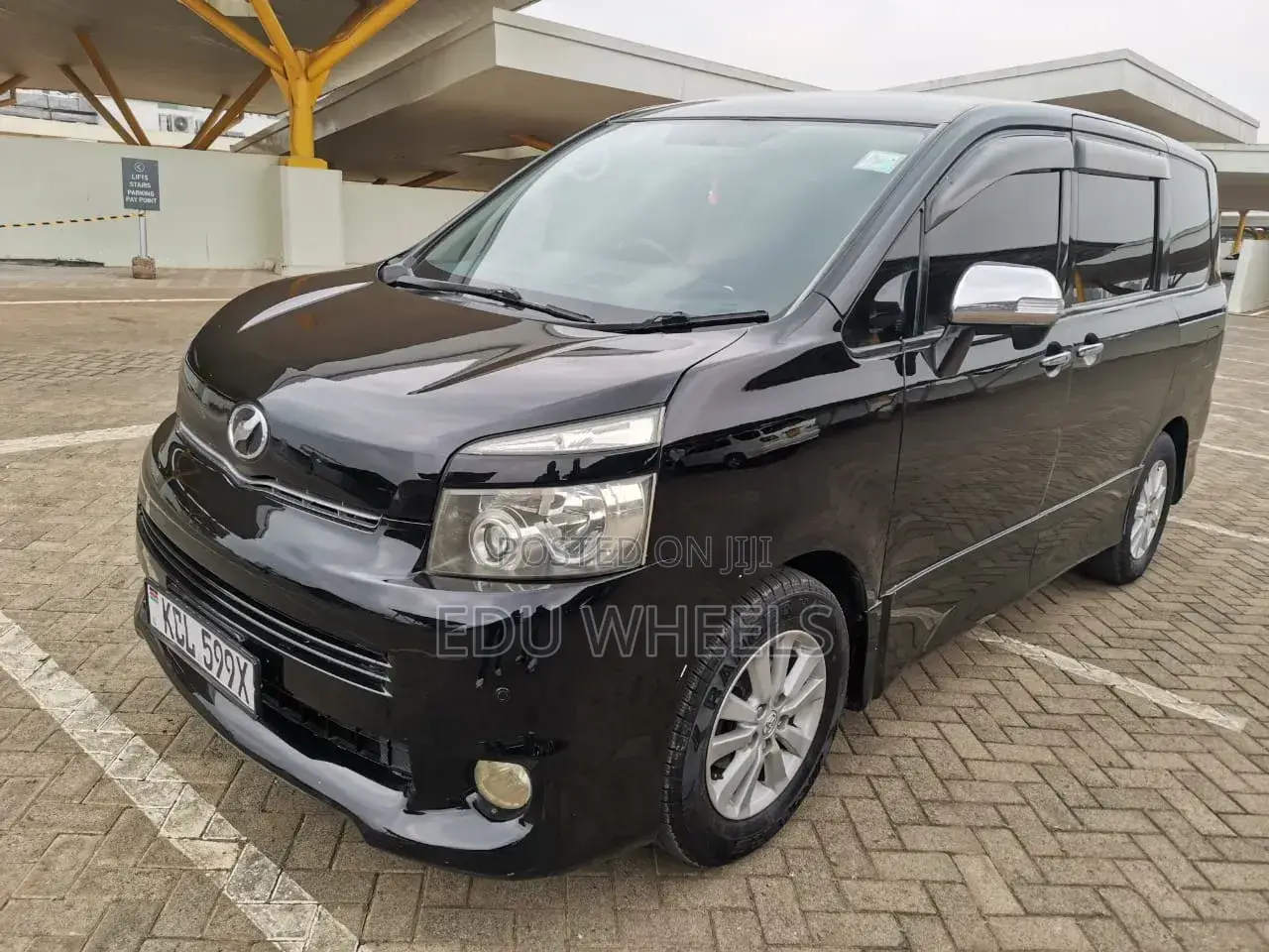 Toyota Voxy 2010 Black