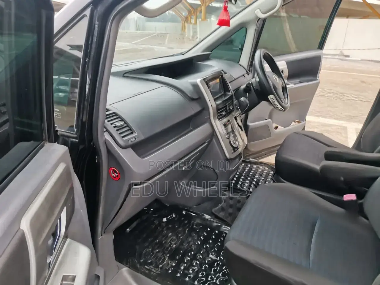 Toyota Voxy 2010 Black