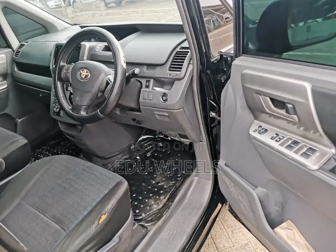 Toyota Voxy 2010 Black