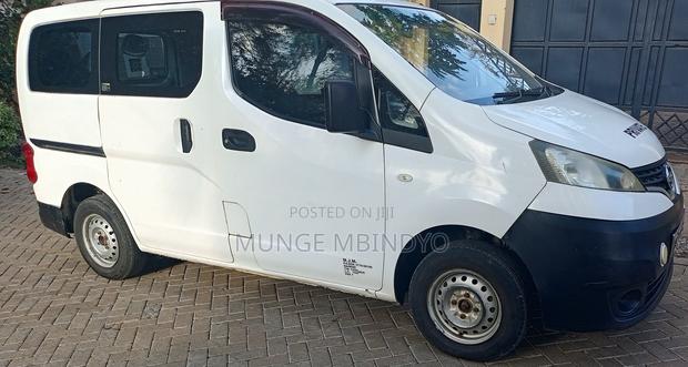 Nissan NV200 2012 White - thumbnail 2