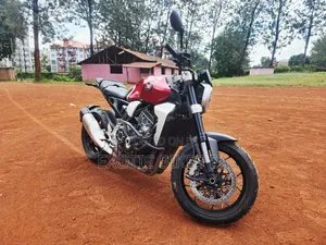 Honda CB 2019 Red