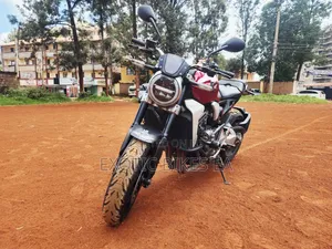 Honda CB 2019 Red