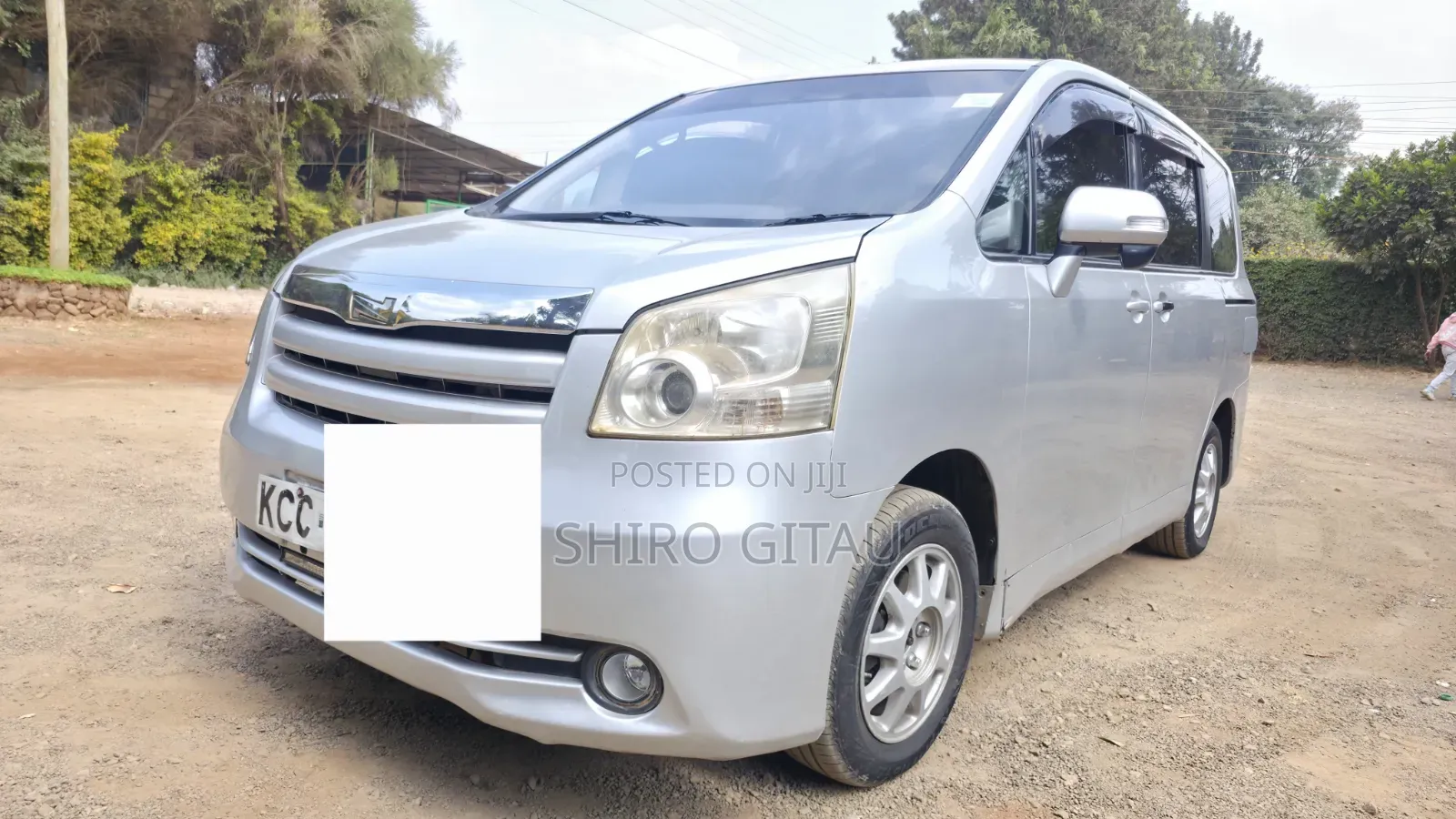 Toyota Noah 2008 Silver
