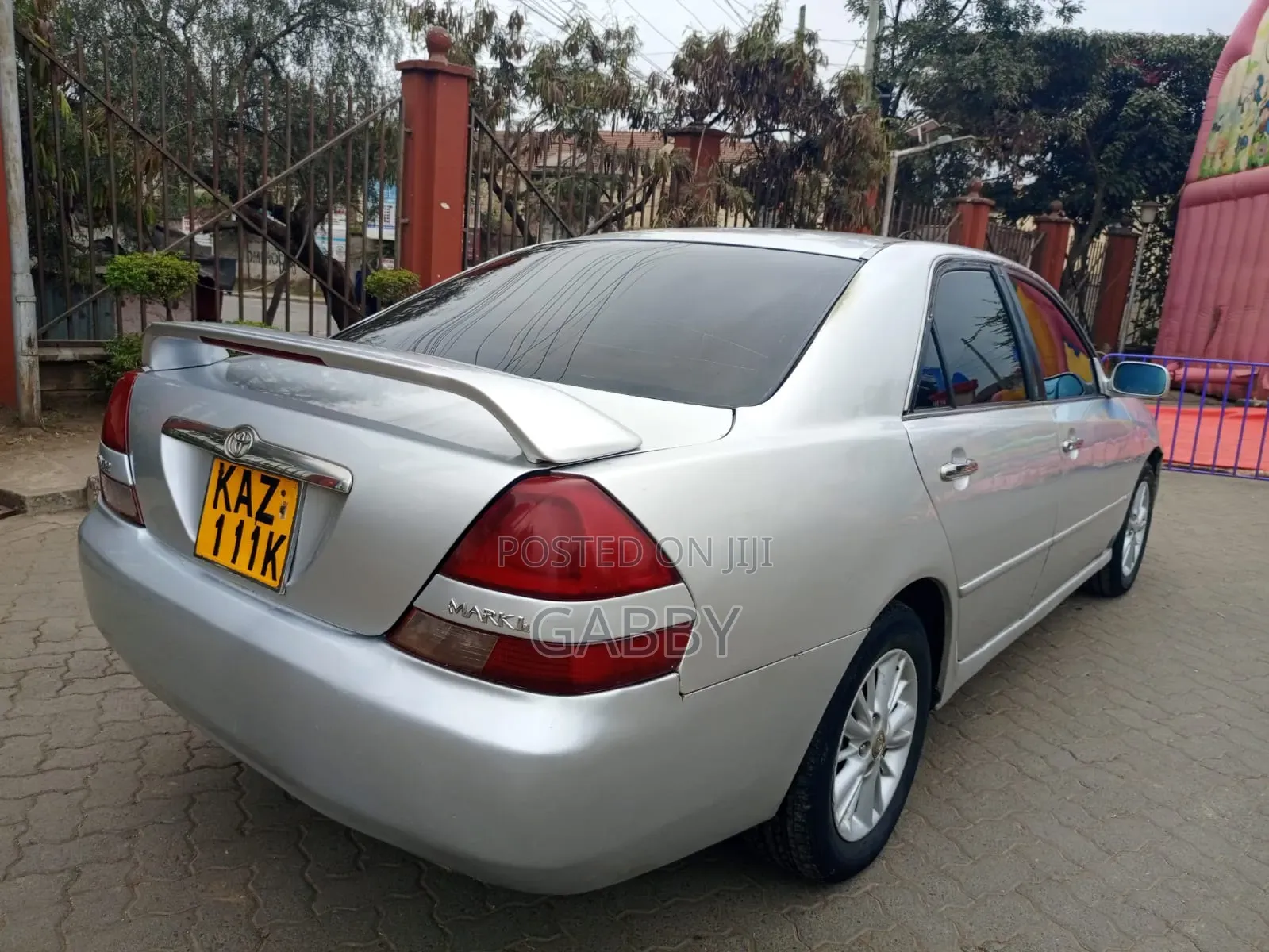 Toyota Mark II 2000 Silver