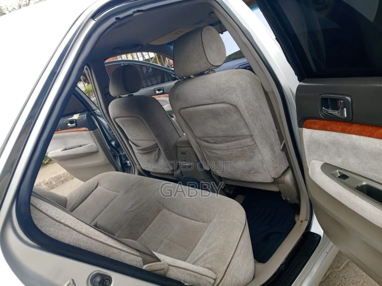 Toyota Mark II 2000 Silver