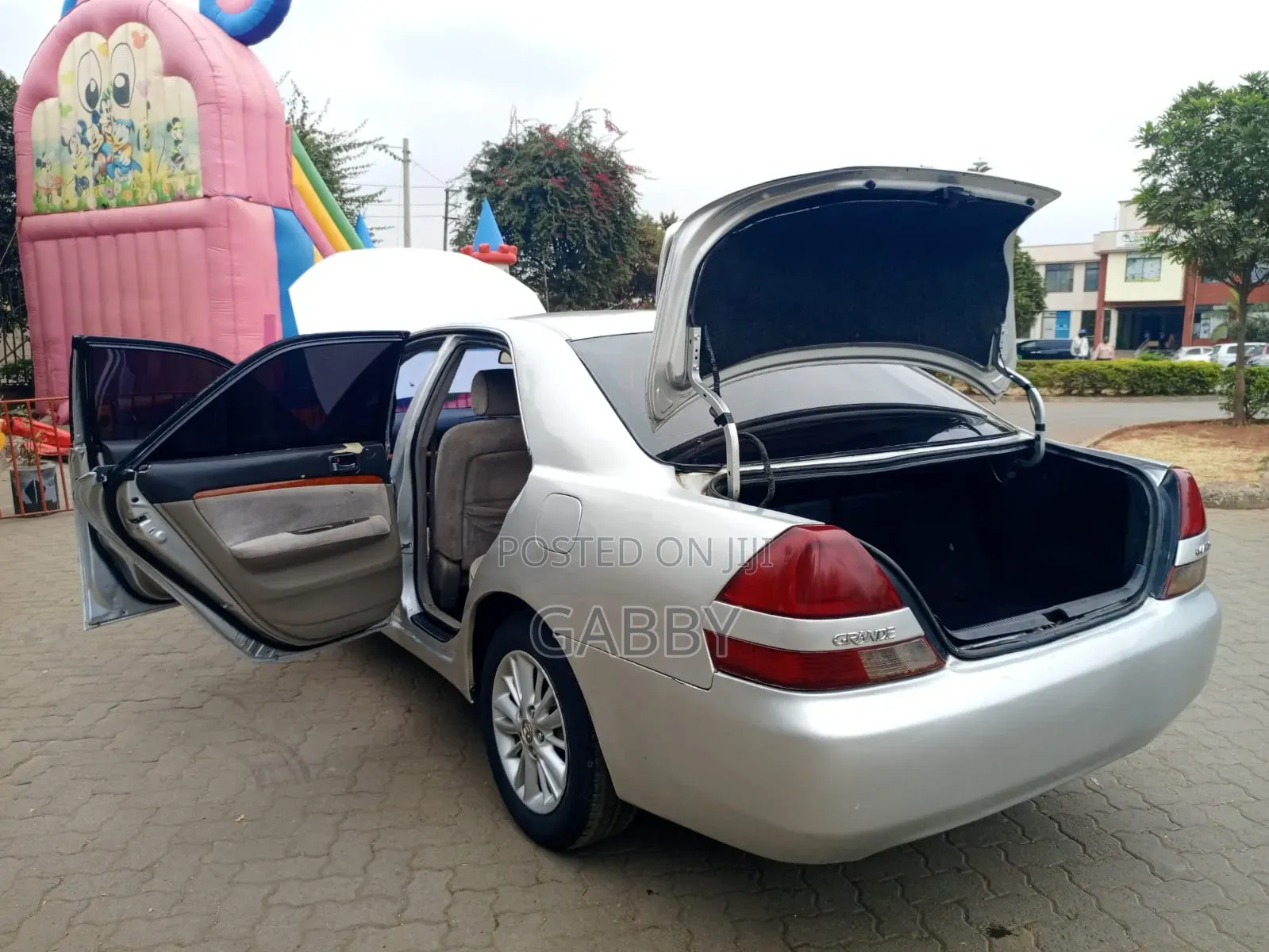 Toyota Mark II 2000 Silver