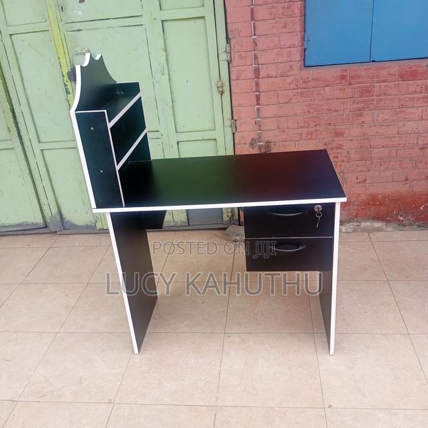 Black and White Manicure Table - thumbnail 2
