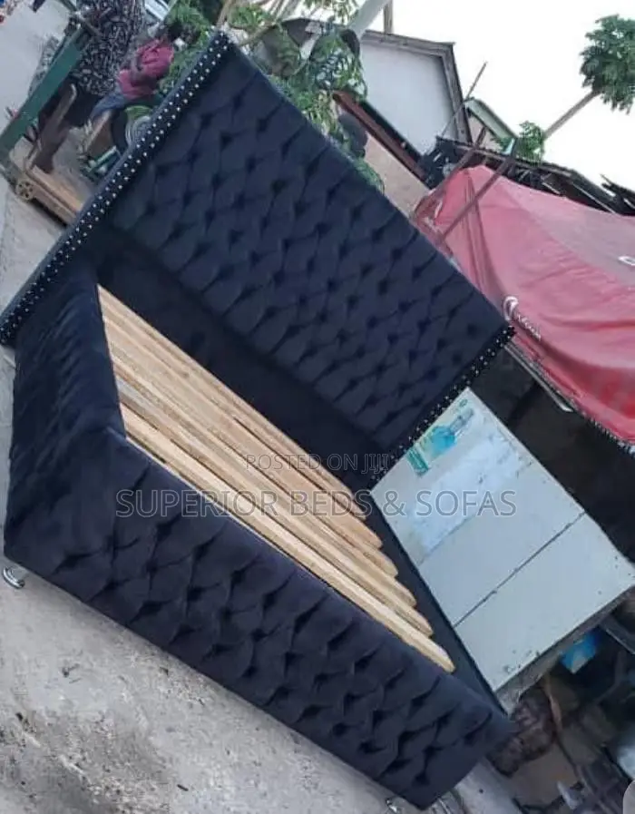 5x6 Ocean Blue Tufted Bed: Pay on Delivery