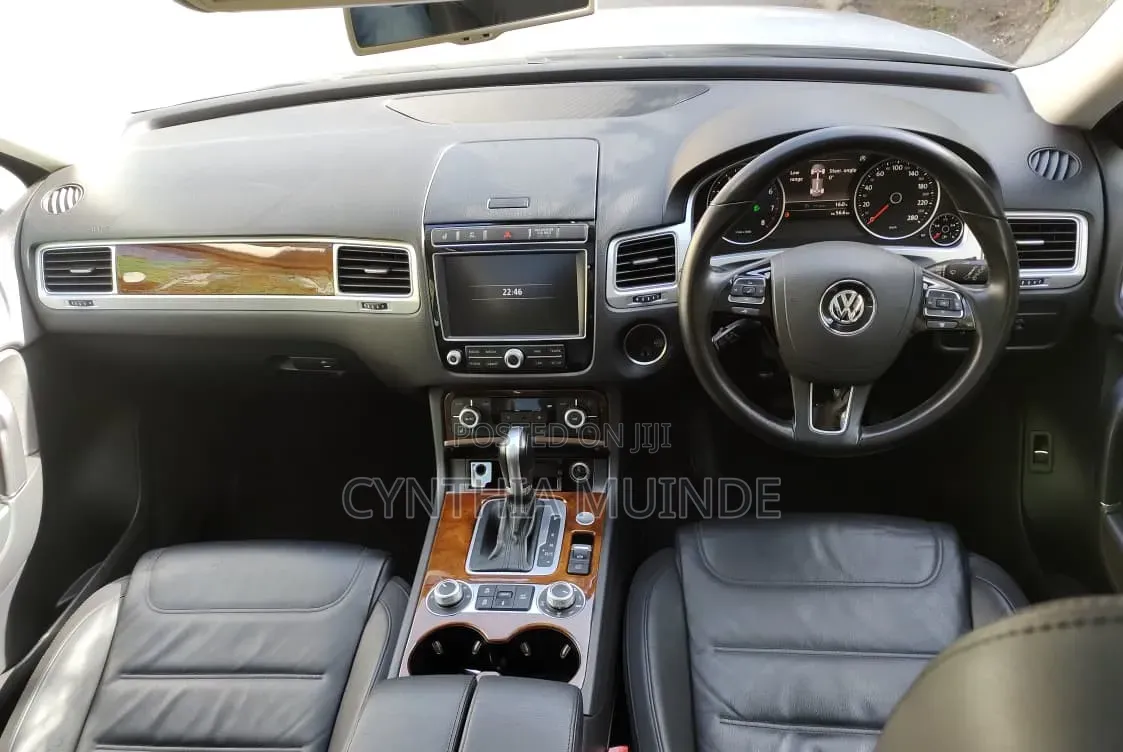Volkswagen Touareg 2016 White