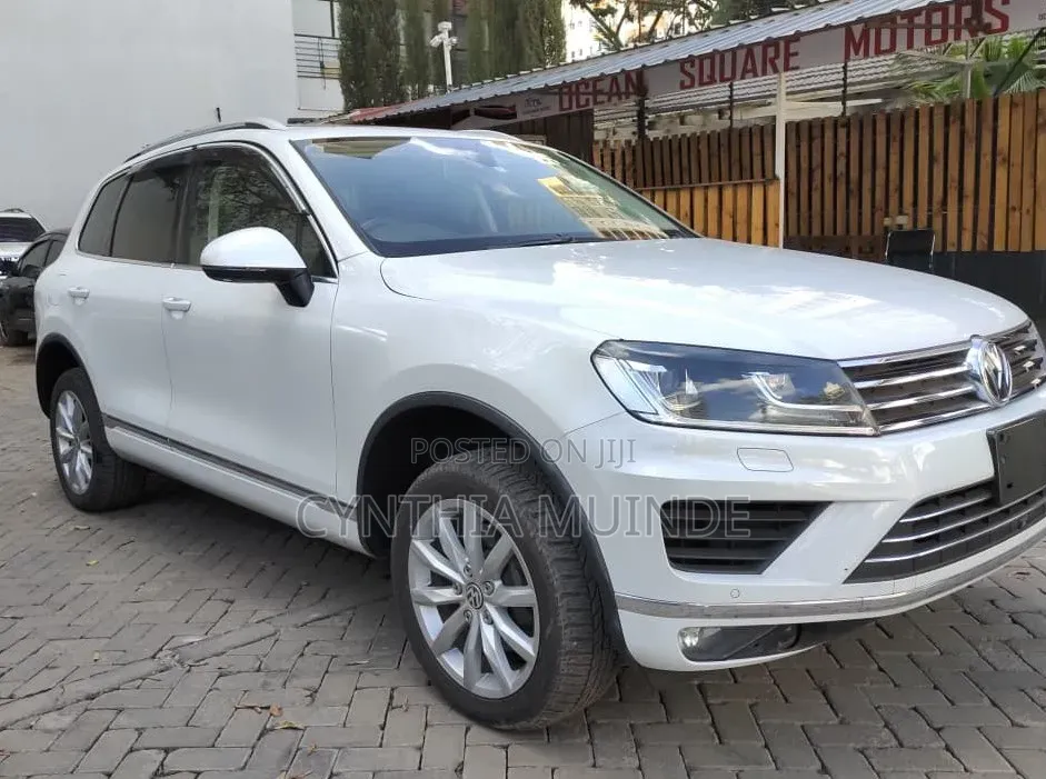 Volkswagen Touareg 2016 White