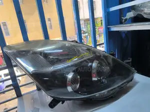 Toyota Isis 2013 Xenon Headlights