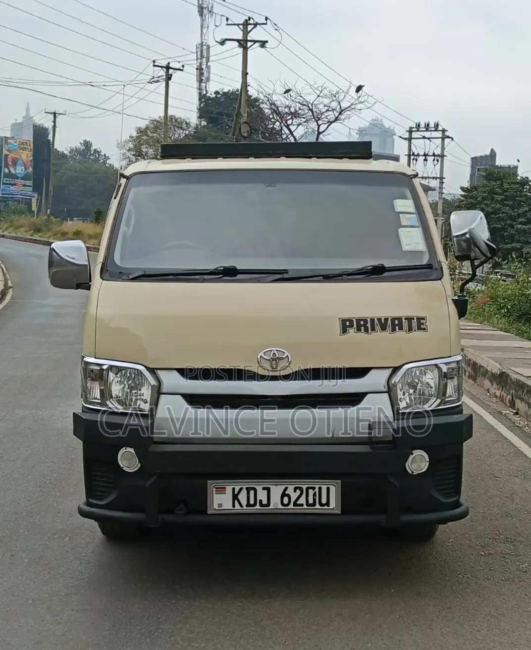 Toyota HiAce 2015 Yellow