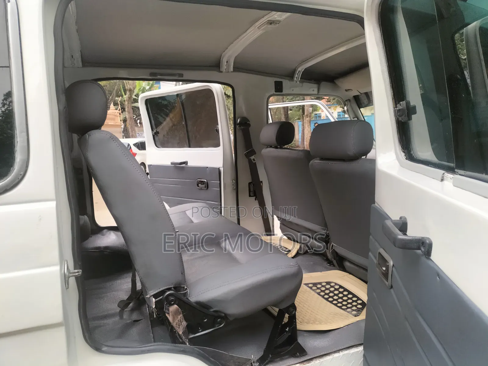 Toyota Land Cruiser 2011 Pearl
