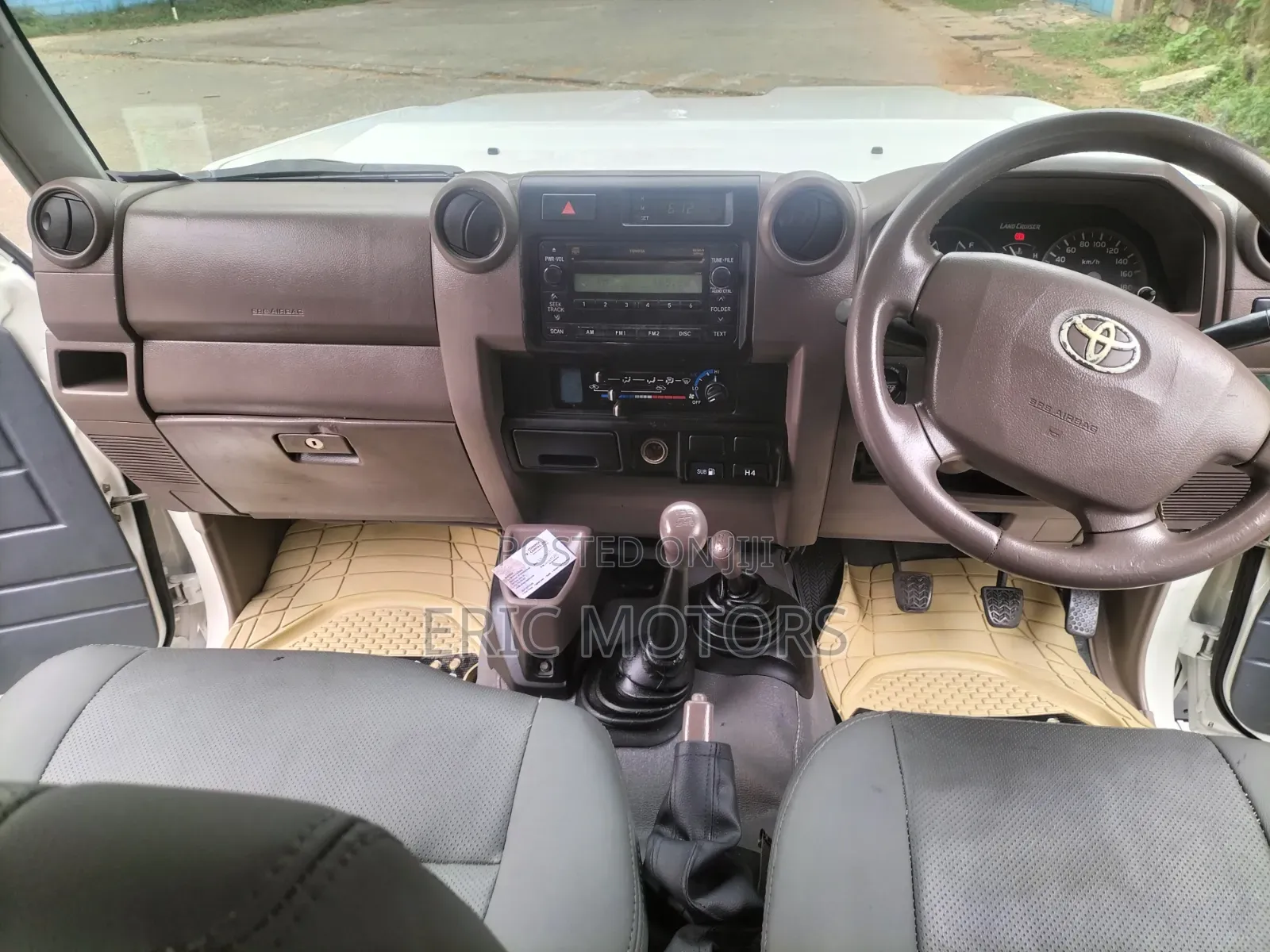 Toyota Land Cruiser 2011 Pearl