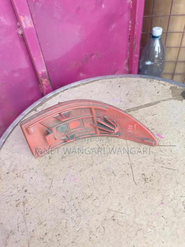 Rear Bumper Reflector Lexus S250 - thumbnail 2