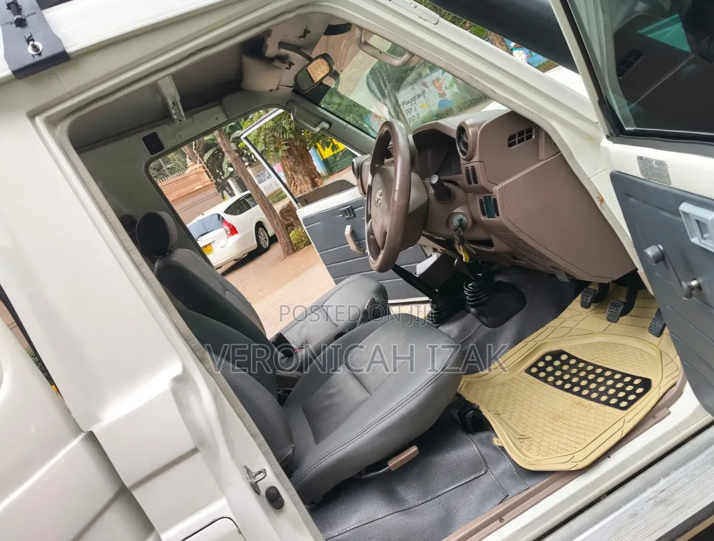 Toyota Land Cruiser 2013 White